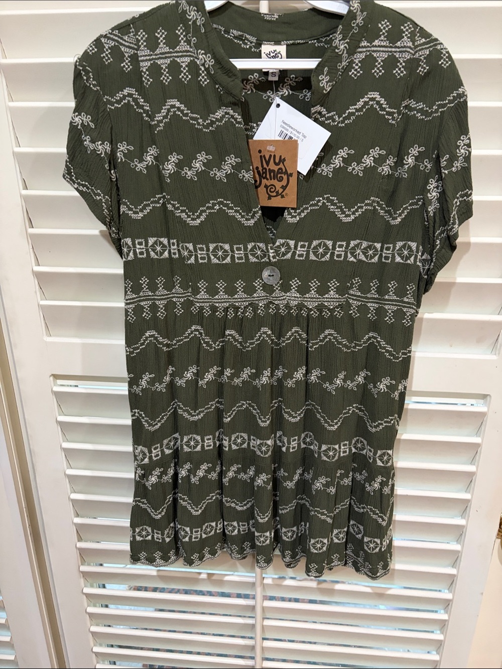 ivy jane Olive Green Printed Short-Sleeve Tunic Top. Size small NWT